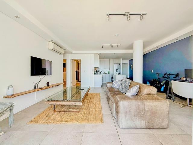 2 Bedroom Property for Sale in Sea Point Western Cape